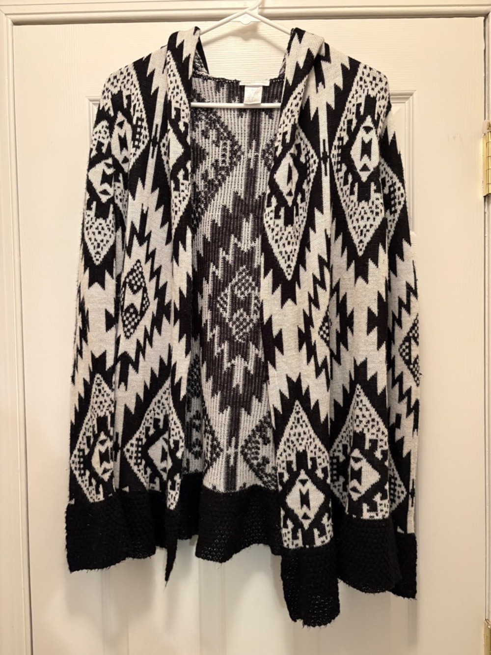 #93 - SPRING CLEANING:Black & White Aztec Hooded Women's Sweater Jacket Cardigan